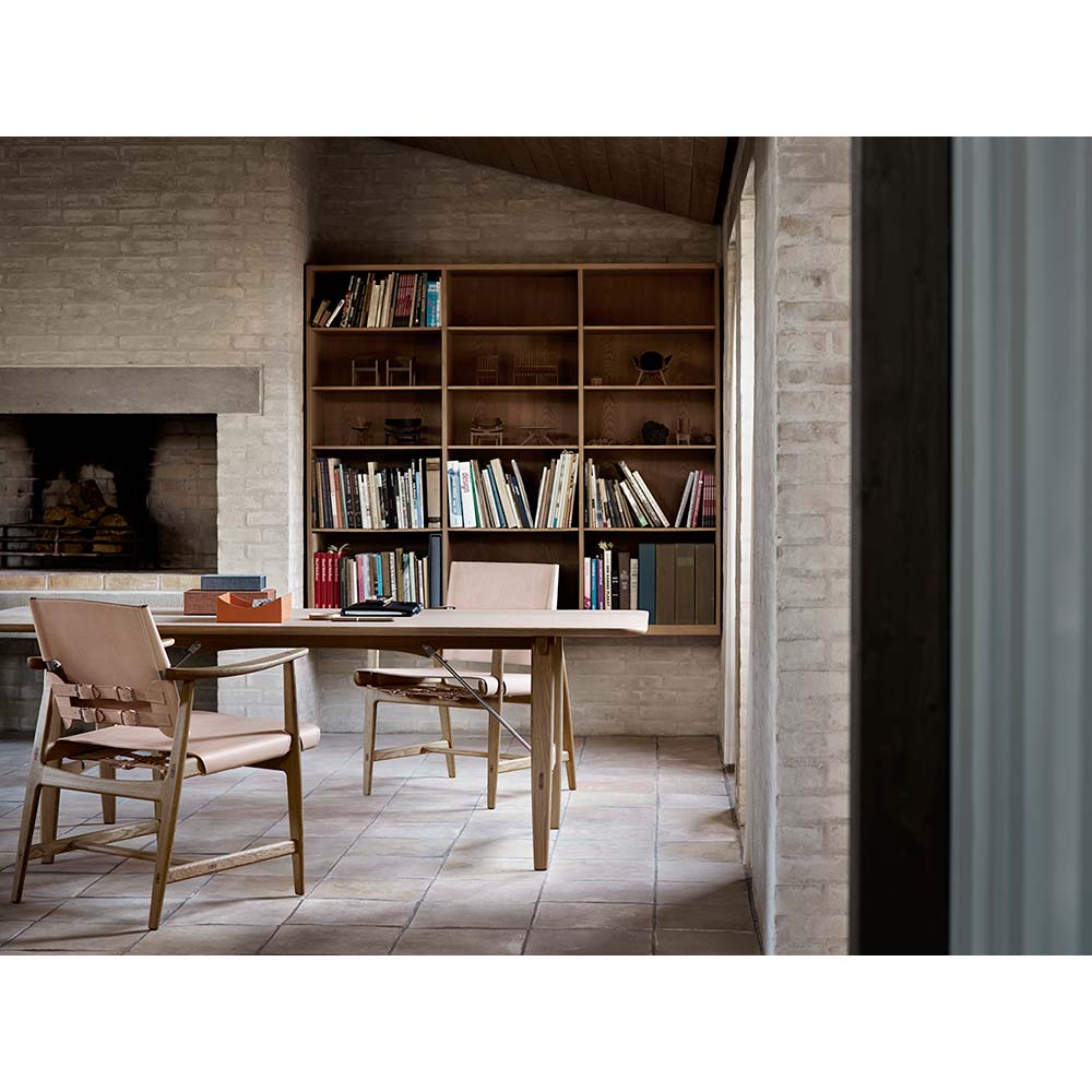 BM1106 Huntsman Dining Chair - Leather, Oak Oil