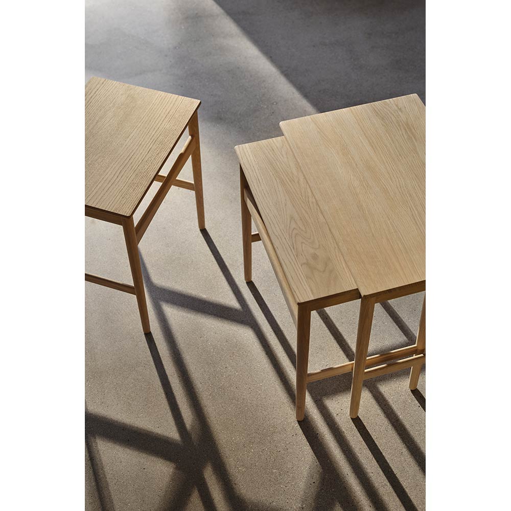 CH004 Nesting Tables - Oak