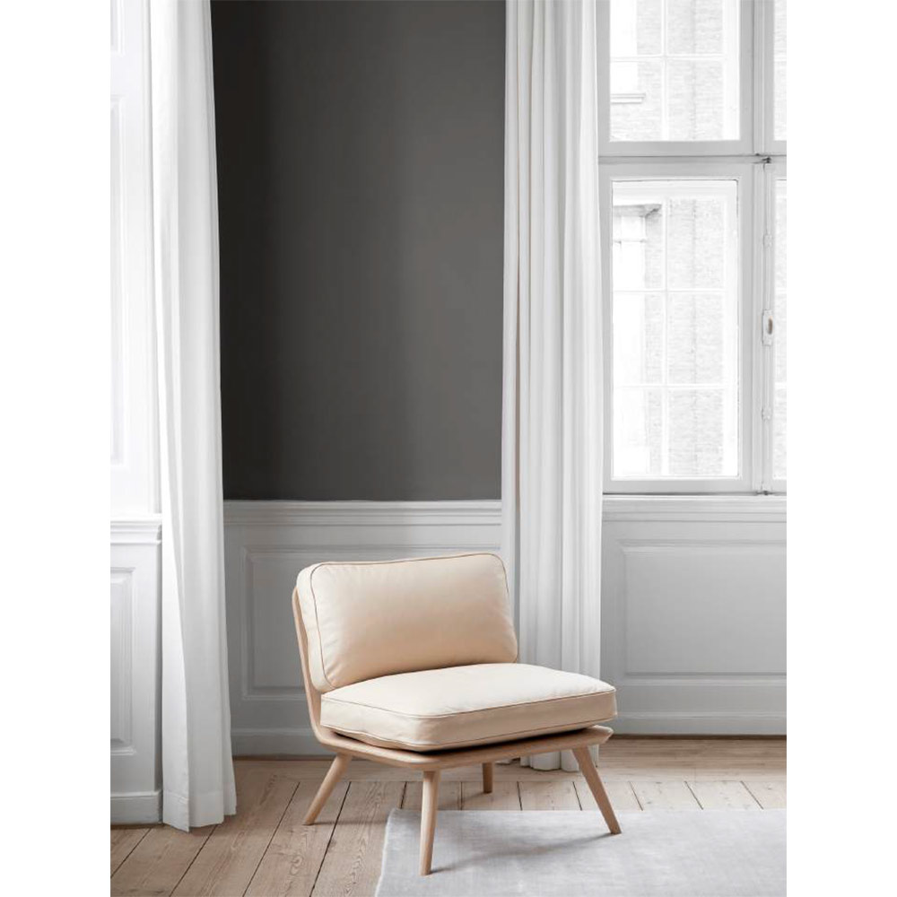 Spine Lounge Chair - Leather Premium 88 Black, Lacquered Oak