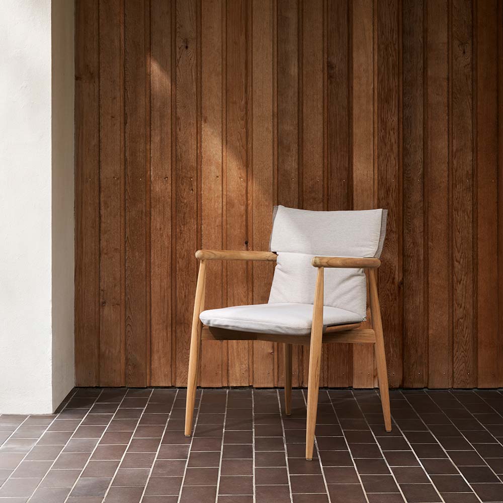 E008 Embrace Outdoor Dining Chair