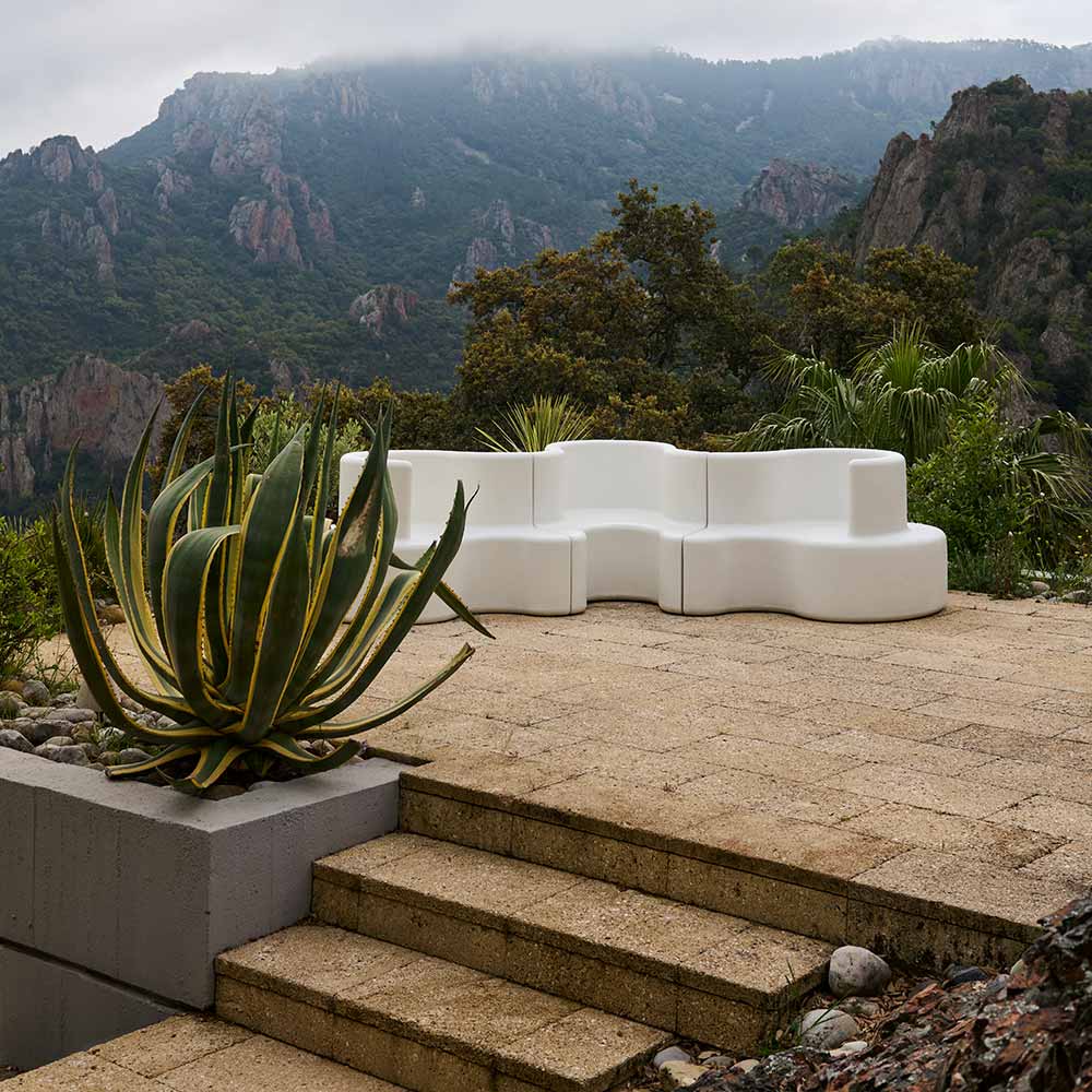 Cloverleaf Sofa - In/Outdoor