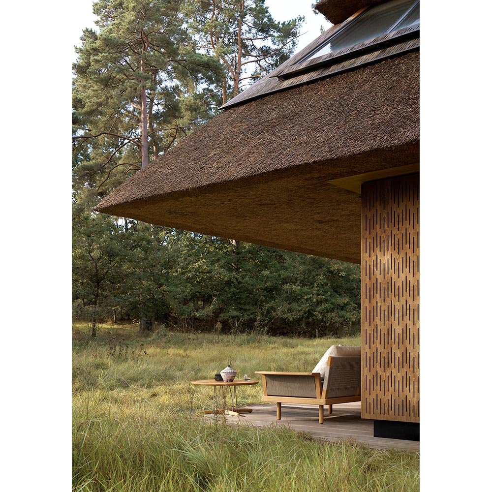 E023 Embrace Outdoor Coffee Table