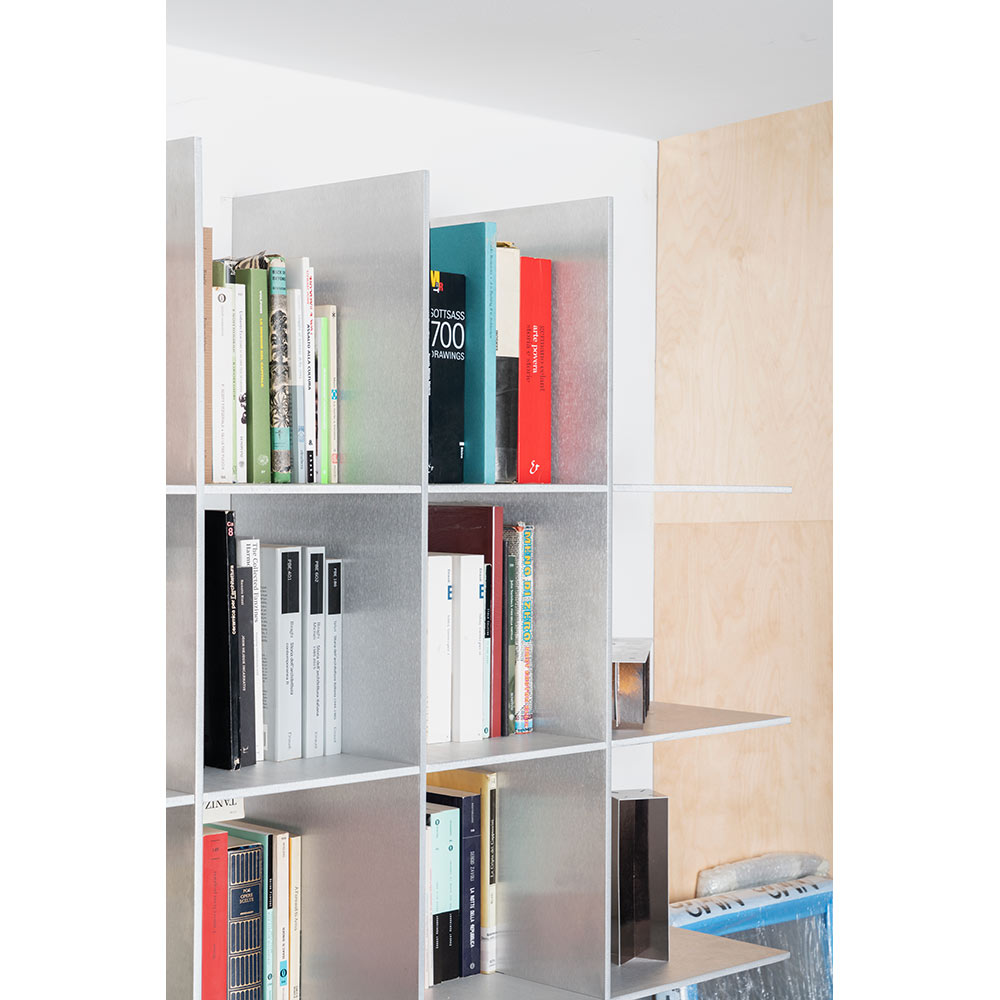 NM09 Bookcase