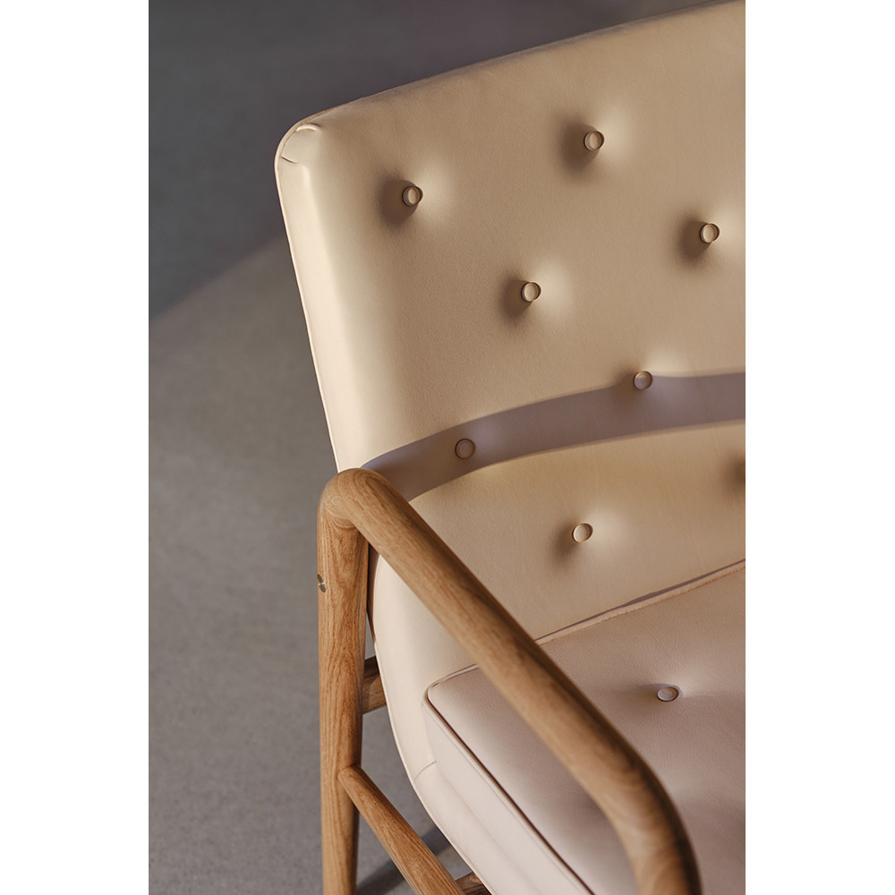 Vla77 Foyer Sofa 7 | Rouse Home