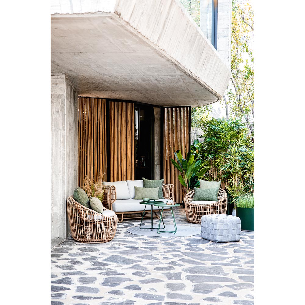 Nest Outdoor Round Chair - White Cushions, White Weave Frame