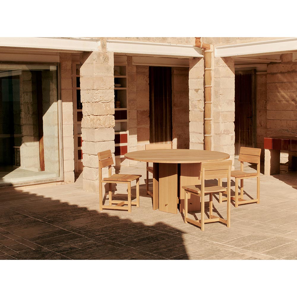 Aukko Dining Table
