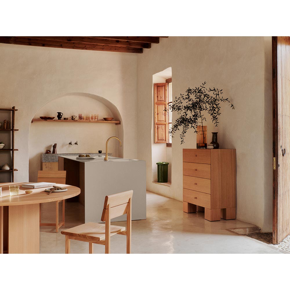Aukko Dining Table