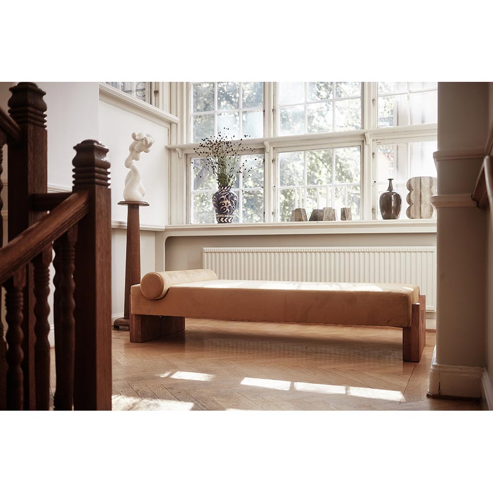 V Daybed - Gray Boucle