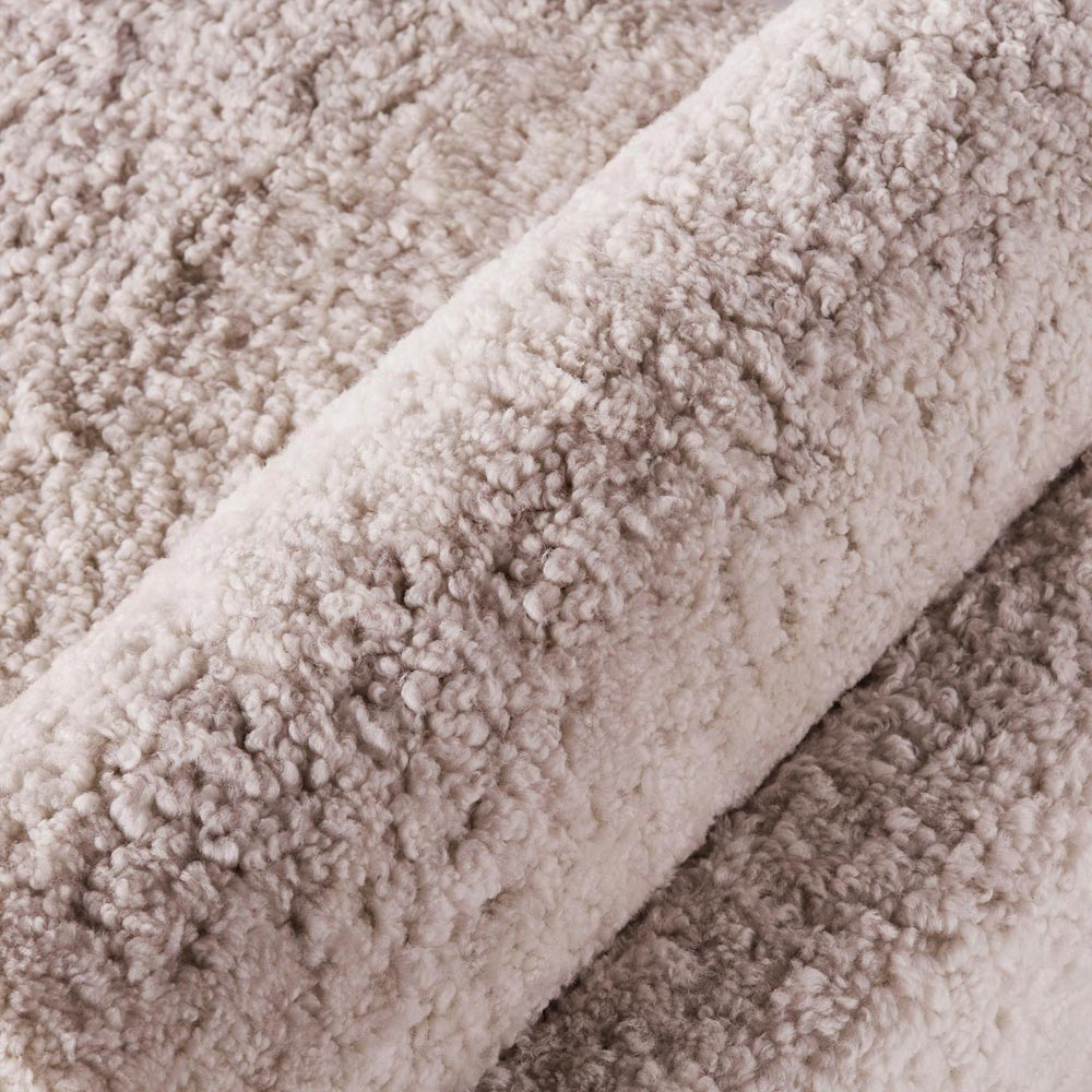 V Daybed - Sheepskin