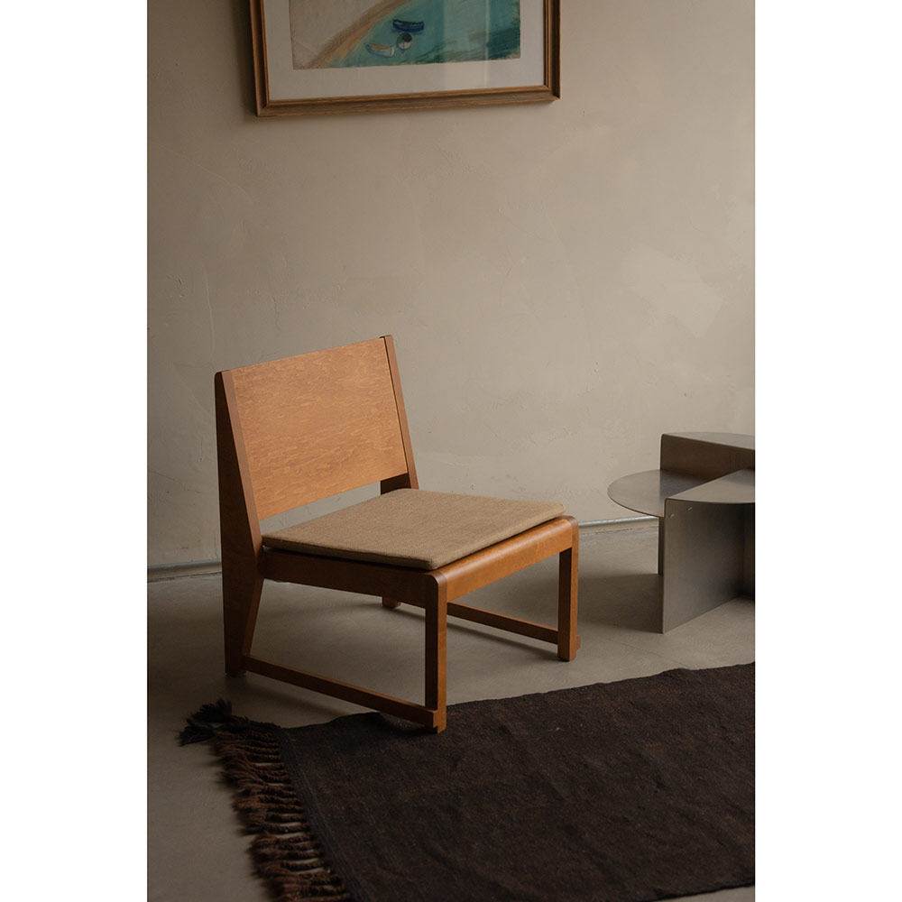 Easy Chair 01 - Warm Brown Birch