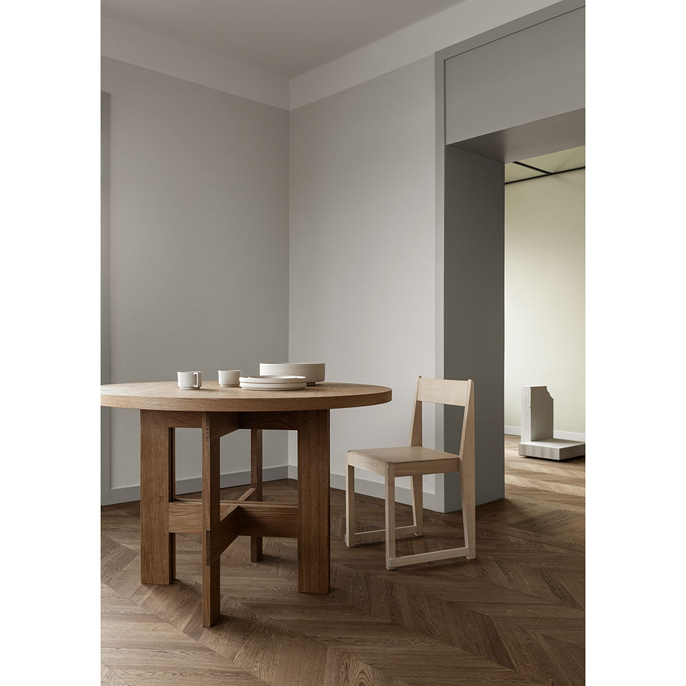 Farmhouse Trestle Table - Round, Natural Oak