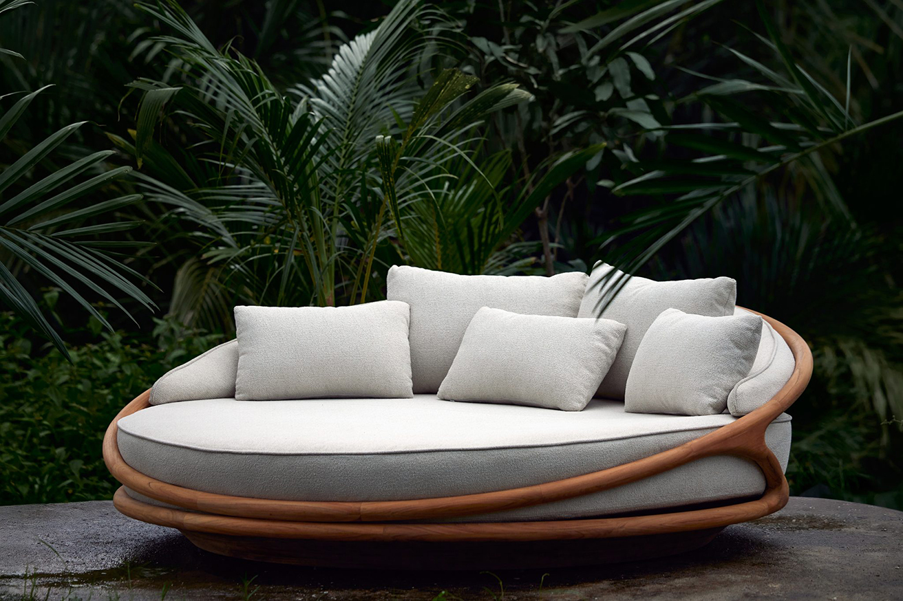 morpho solis outdoor daybed | Rouse Home