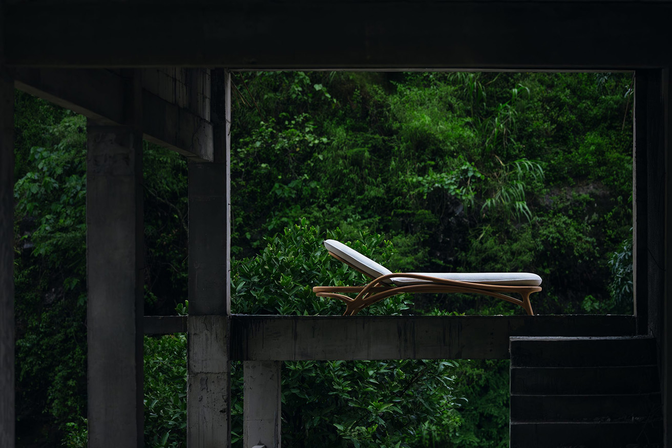 morpho zen outdoor lounger | Rouse Home