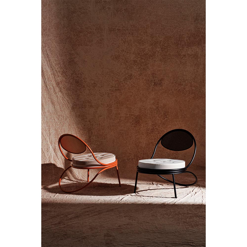 Copacabana Outdoor Lounge Chair - Leslie Stripe 040, International Orange Base