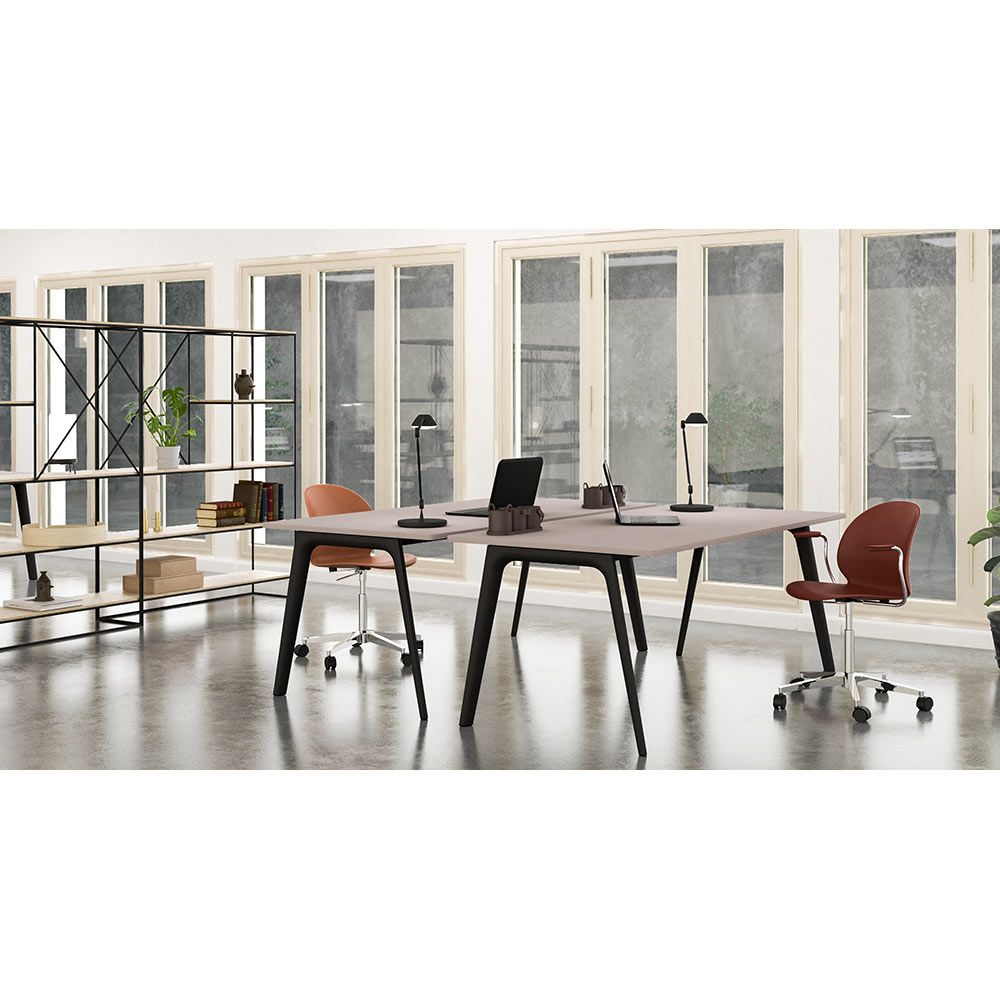 AQ01 Table Lamp - Black