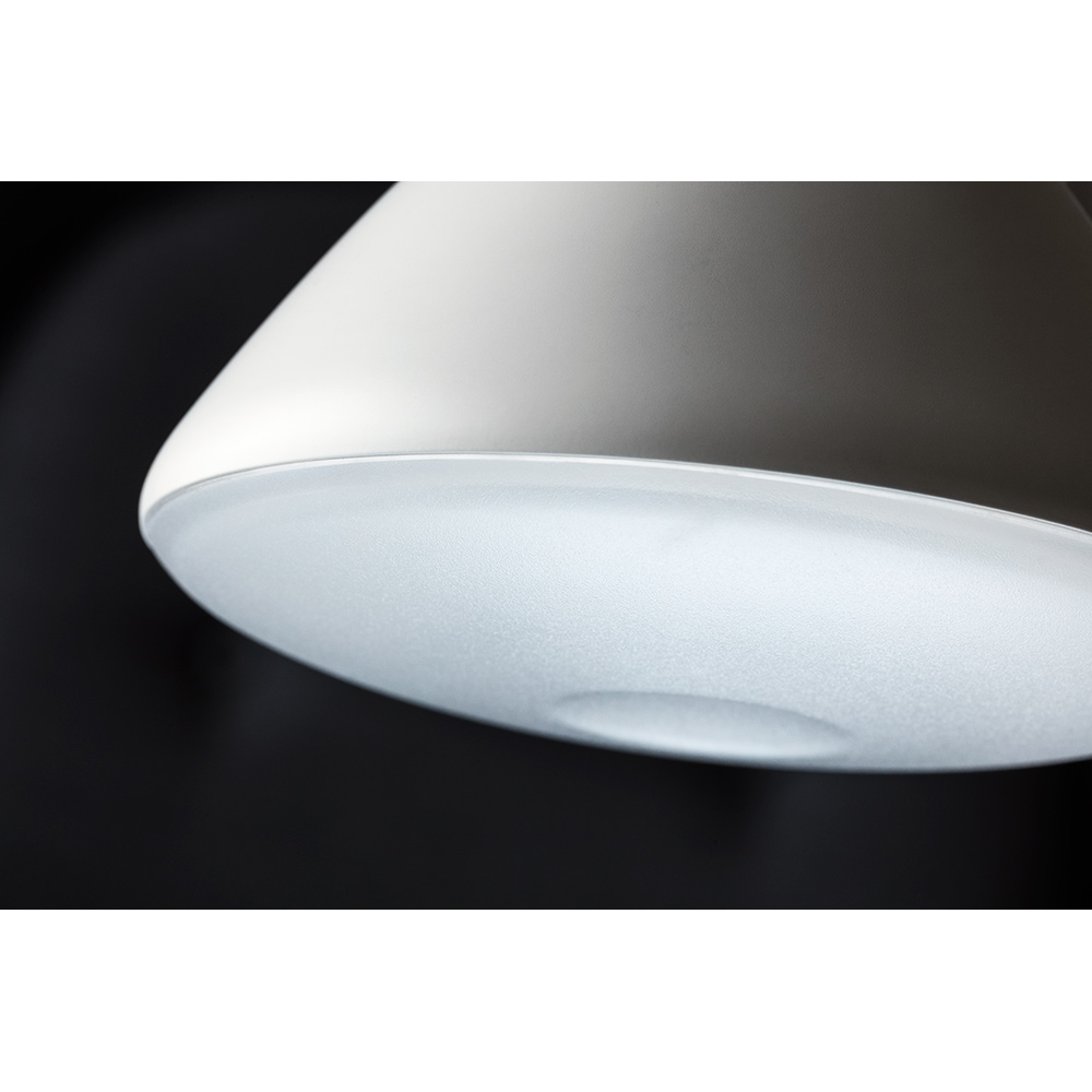 AQ01 Table Lamp - White