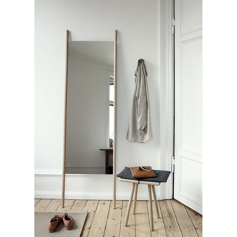 Georg Stool - Oak, Dark Gray